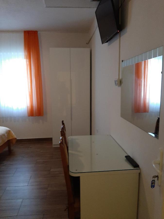 Guest House Renata Zadar Exteriér fotografie